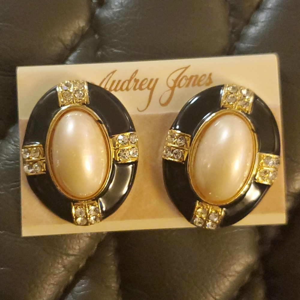 Brand new earing
